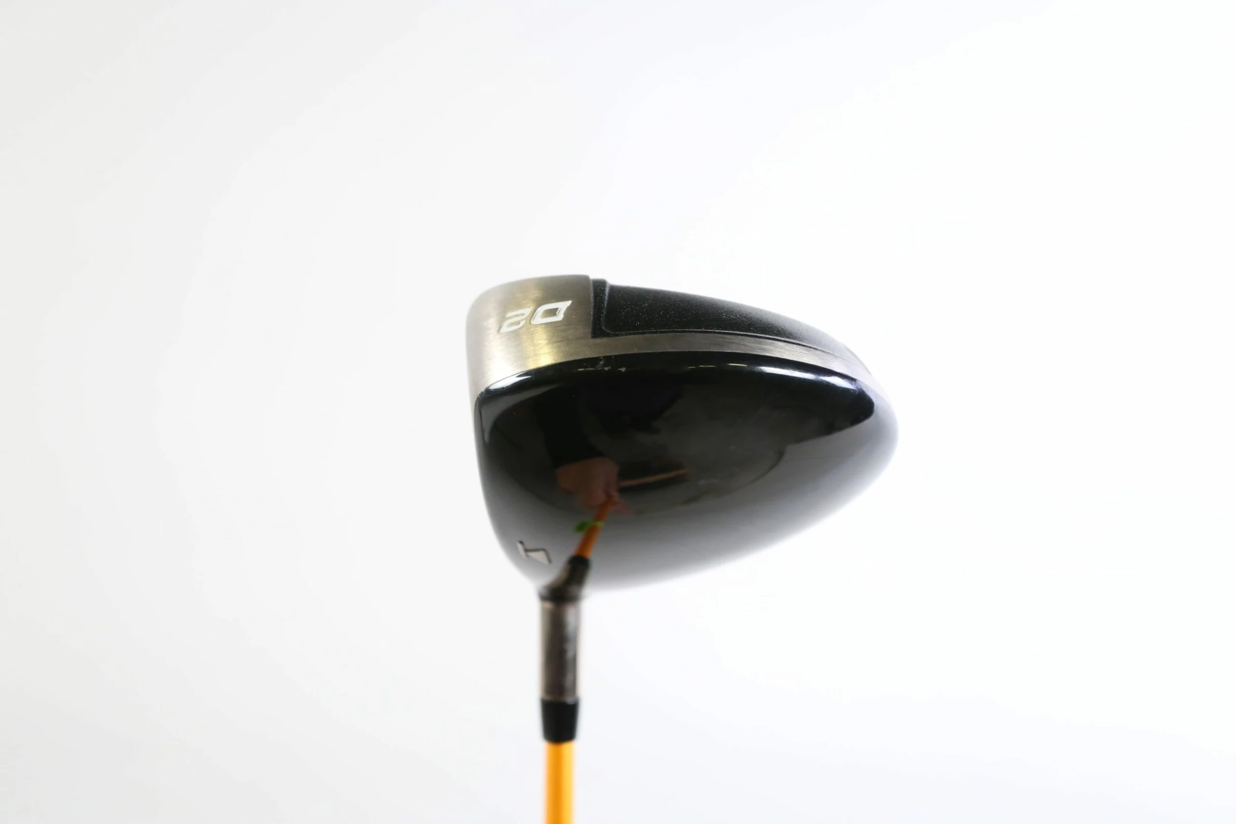 Titleist 907 D2 Driver - Right-Handed - 9.5 Degrees - Stiff Flex - Image 3