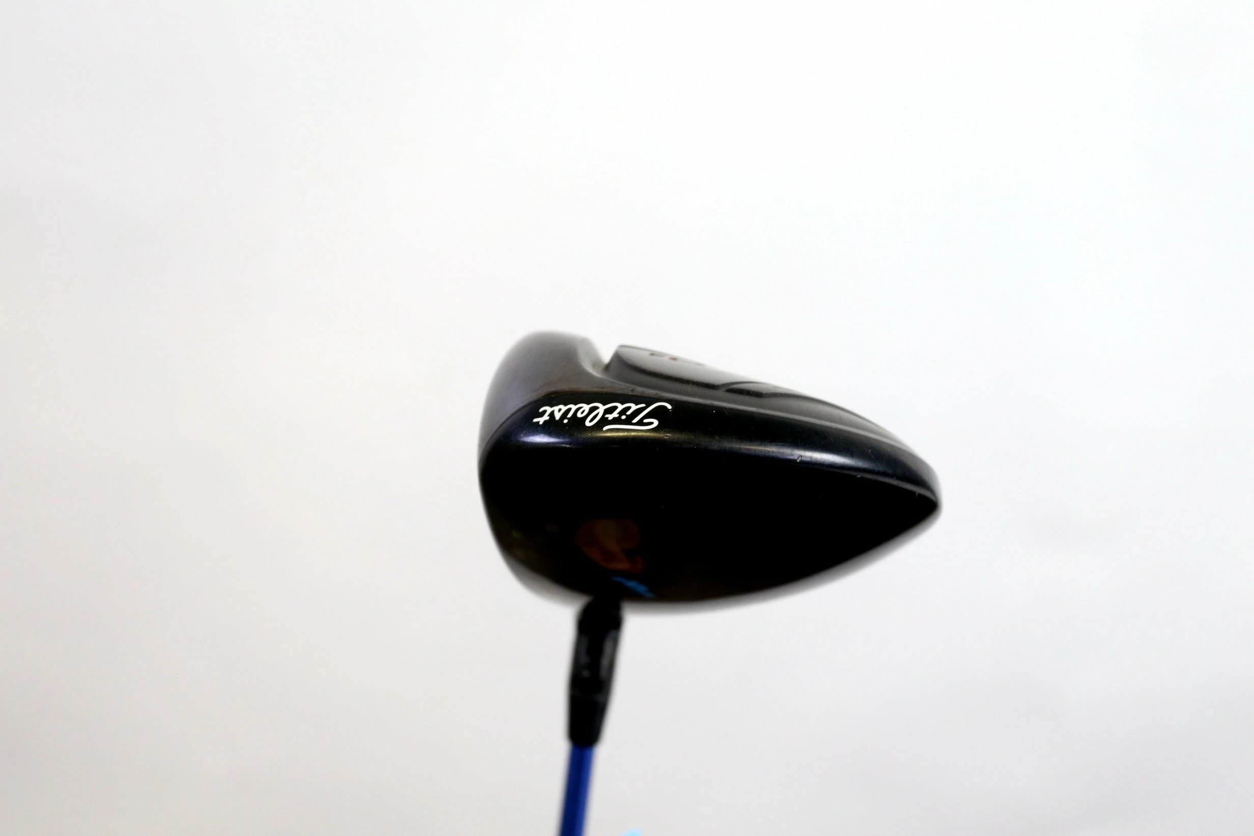 Titleist 915D3 Driver - Right-Handed - 9.5 Degrees - Regular Flex - Image 4