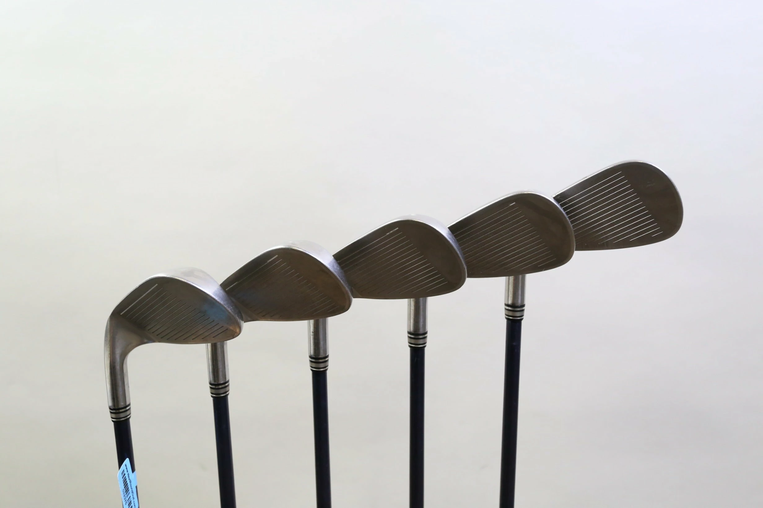 XXIO X 6-9, PW Iron Set RH MP1000 Graphite Shafts Stiff Flex - Image 2