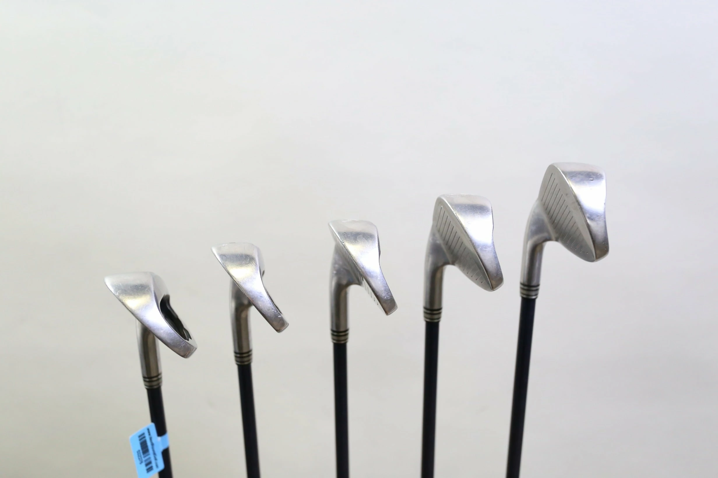 XXIO X 6-9, PW Iron Set RH MP1000 Graphite Shafts Stiff Flex - Image 3